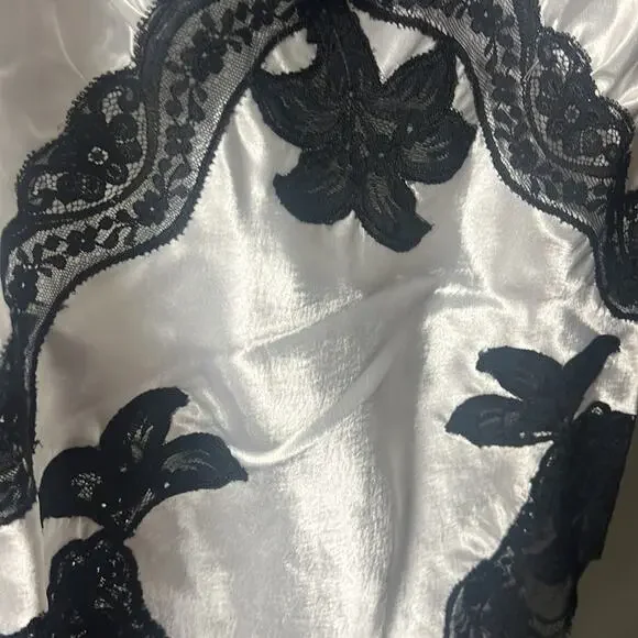 Vintage NWT Victoria’s Secret Gold Level Two Piece Lingerie Set Size Medium